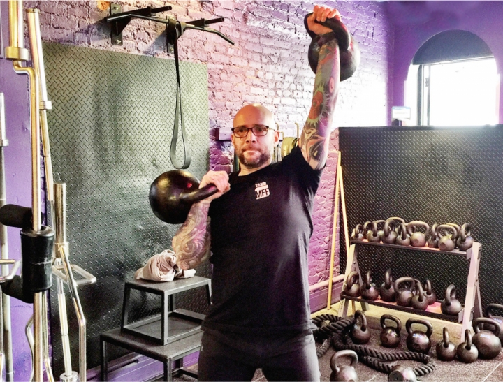 Tập cơ vai săn chắc cùng 4 động tác với tạ Kettlebell