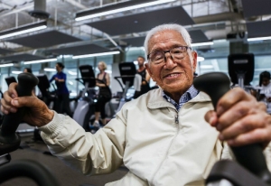 Cụ ông 111 tuổi vẫn tập gym mỗi ngày
