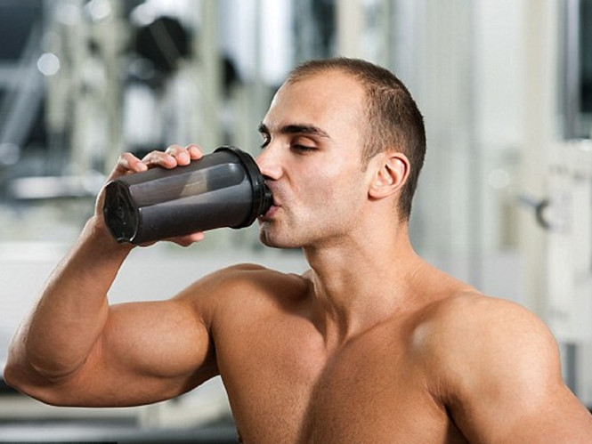 Tập gym cần bao nhiêu protein, nạp quá nhiều có hại gì?